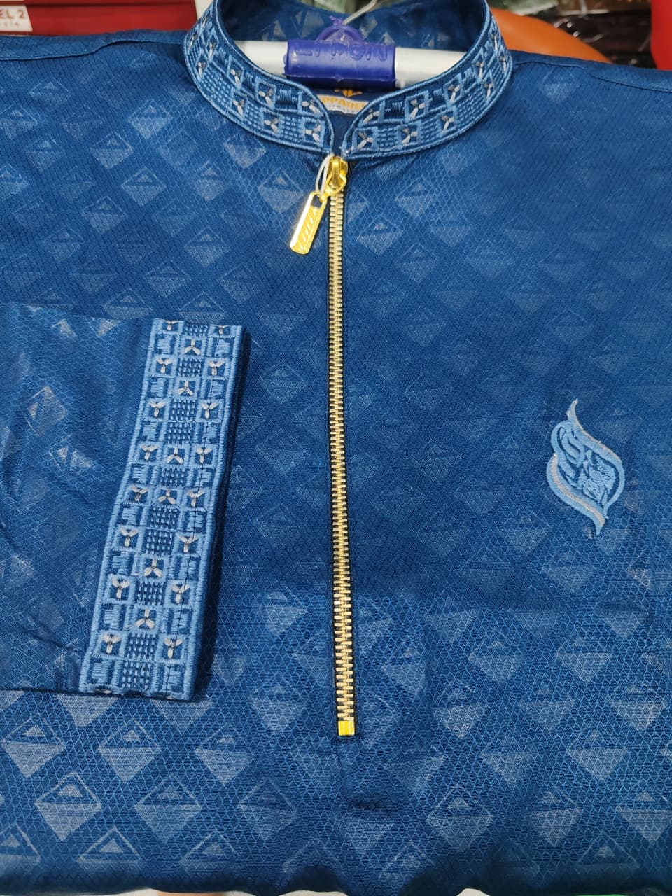 কোড # 1005 প্রিমিয়াম জিপ-নেক পাঞ্জাবি – রয়্যাল ব্লু (Royal Blue) রঙ ZIP 2